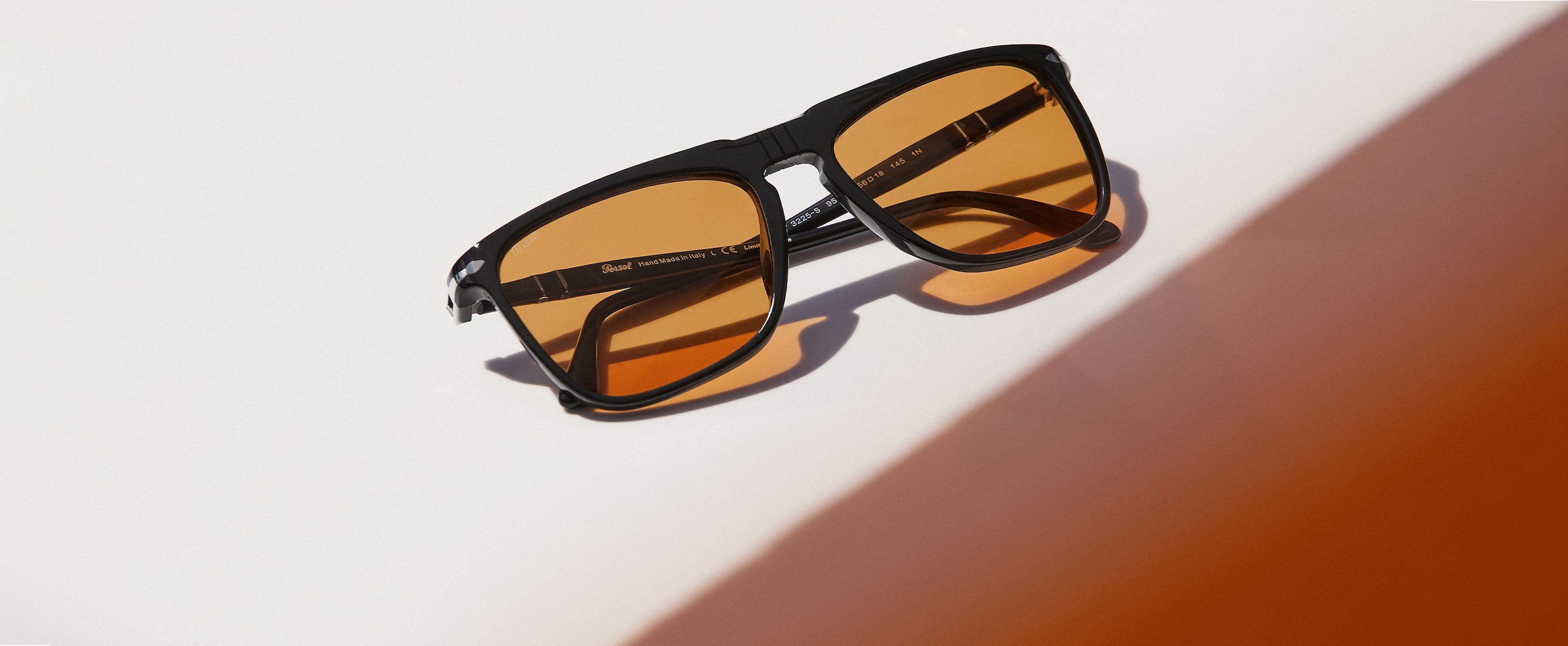 Stand out for the summer. A new icon, only in 200 pieces.