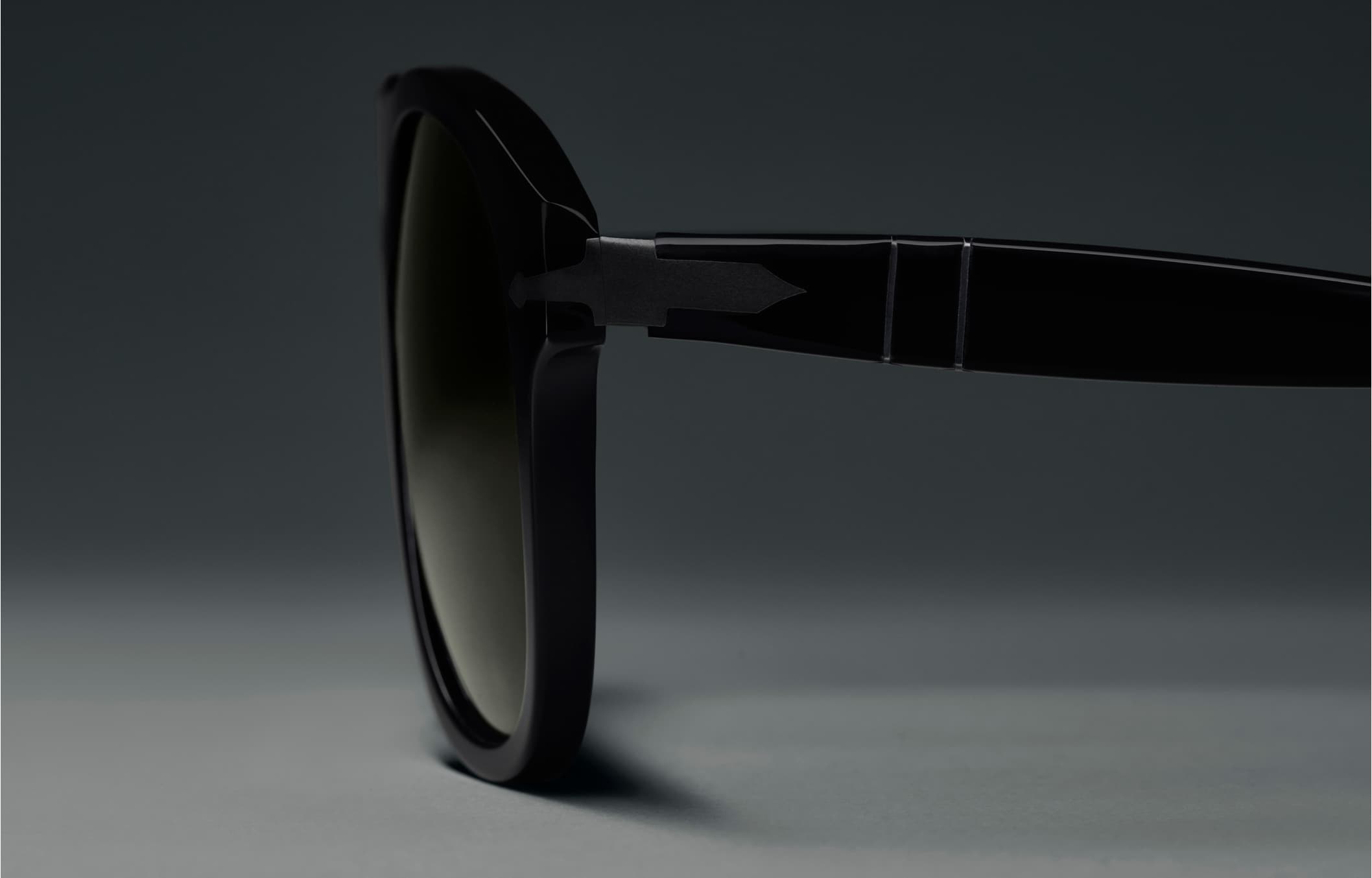 persol slide 2