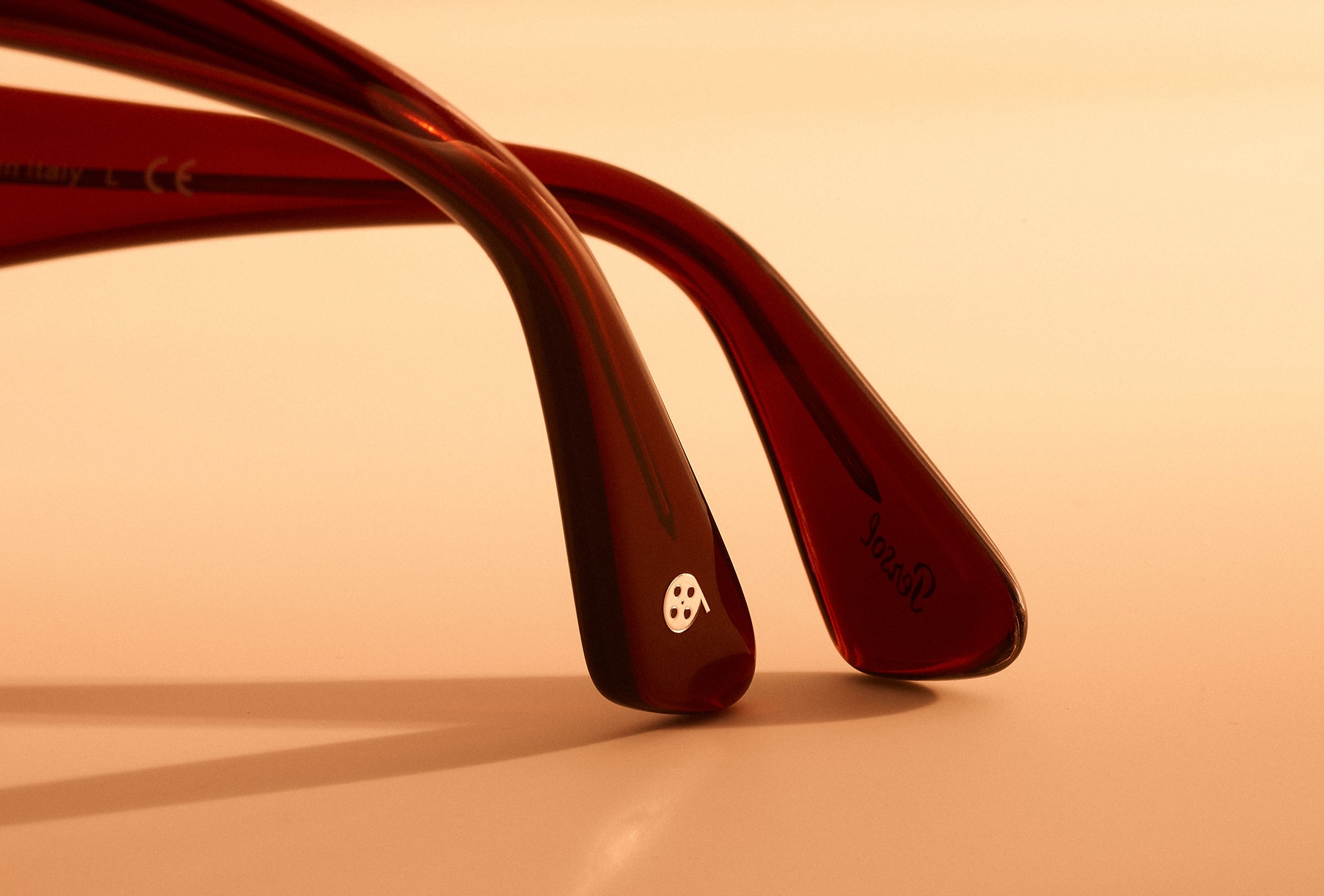 persol slide 2